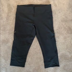 Lululemon crops NWOT